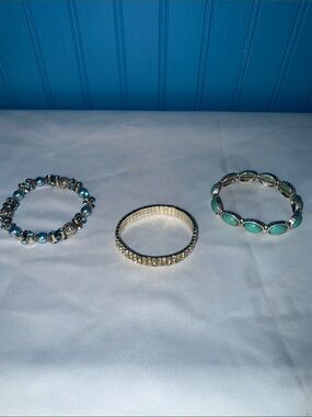 Set of 3 Stretch Bracelets in Silver